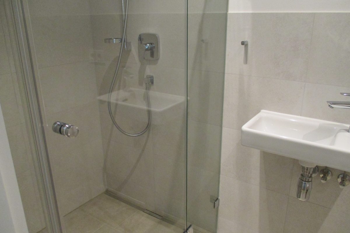 Bad mit Dusche